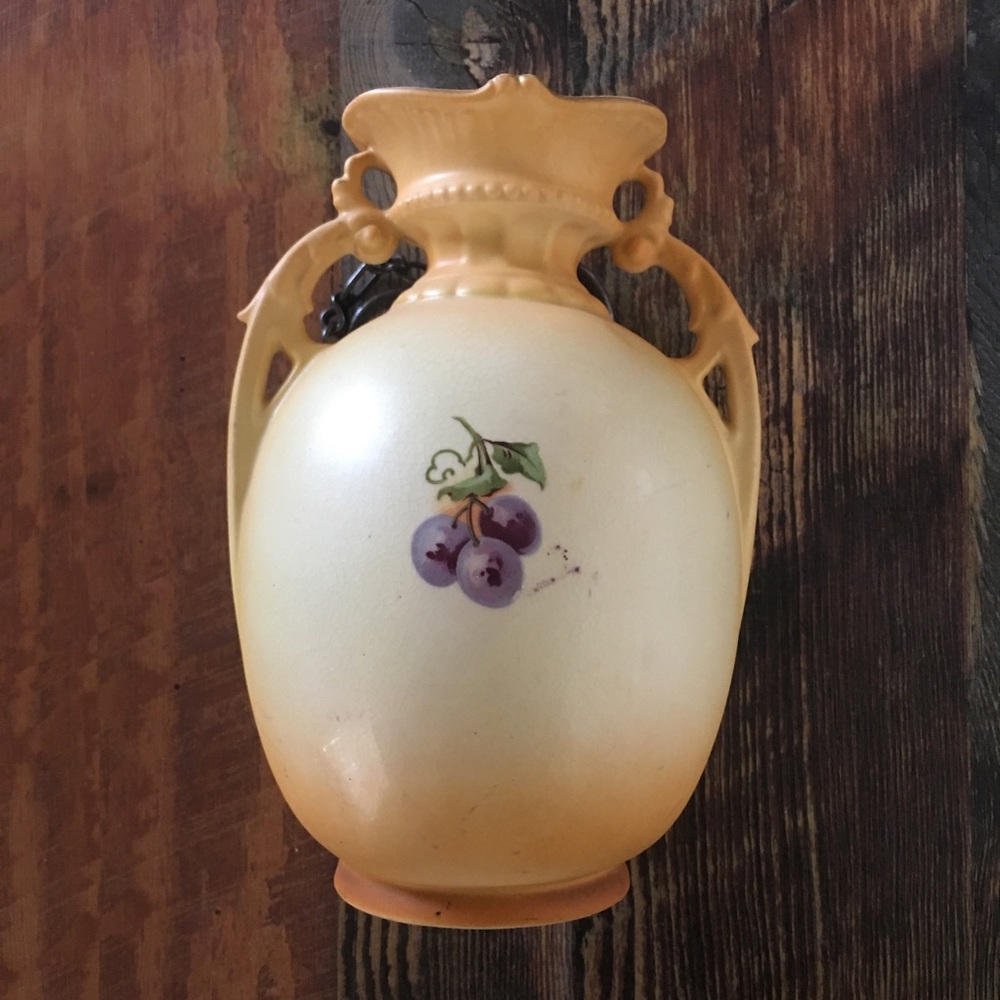 Vintage Yellow Vase - Picture 4 of 7